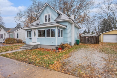 633 S Constantine St, Three Rivers, MI 49093 - photo 3