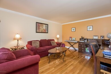 008-Living_Room-2600144-large