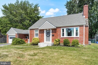 44 S Malin Rd, Broomall, PA 19008 - photo 2