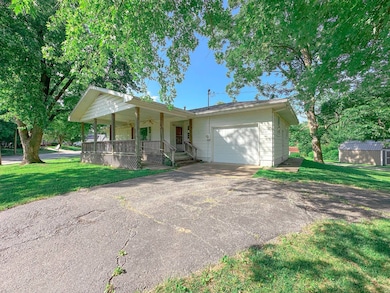 501 N Main St, Pleasant Hill, IL 62366 - photo 2