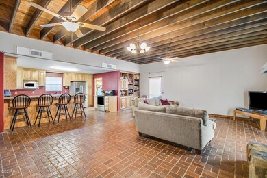6849 Clyve Rd-2
