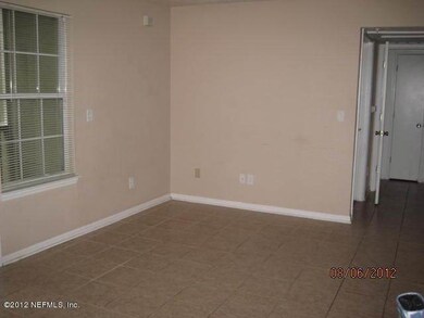 1001194_LIVINGRM