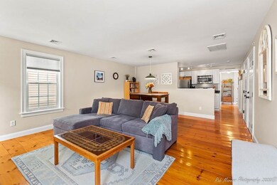 46-48 Purchase St unit 4, Newburyport, MA 01950 - photo 6