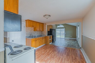 11 Sisson St, West Warwick, RI 02893 - photo 6