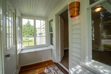 945_8th_entrance-2