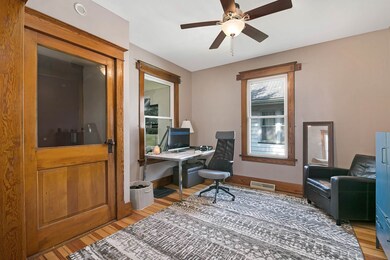 2027 N Myrtle St, Davenport, IA 52804 - photo 2