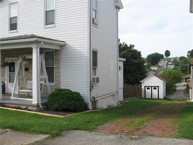 Side Alley with 1 Car Garage