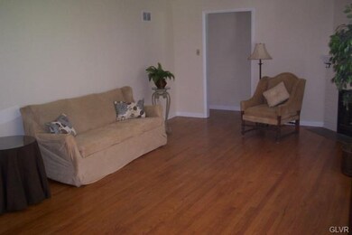 275 Bridle Path Rd, Bethlehem, PA 18017 - photo 4