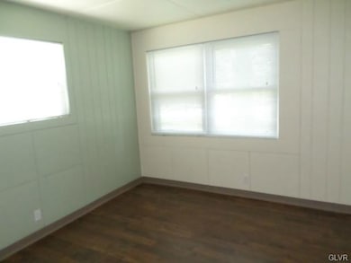 3453 Lanark Rd unit 1, Coopersburg, PA 18036 - photo 4