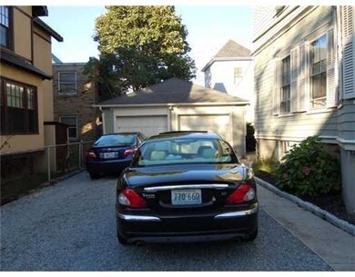 8 Everett St unit 2, Newport, RI 02840 - photo 2