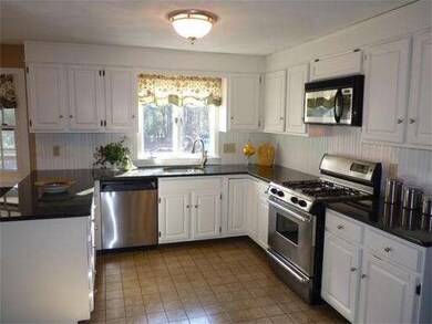 12 Oriole Dr, Medfield, MA 02052 - photo 4