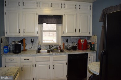 333 Concord Ave, Berkeley Springs, WV 25411 - photo 7