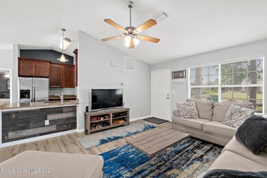 4760 Byron St., Cocoa, FL 32927-Living 4