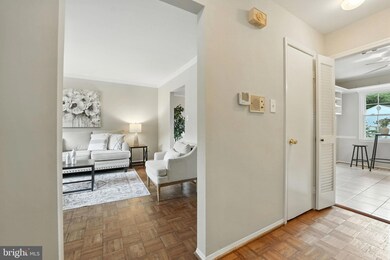 3233 Viscount Ct, Annandale, VA 22003 - photo 2