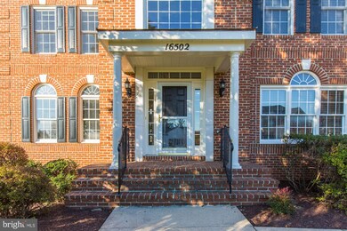 16502 Harbour Town Dr, Silver Spring, MD 20905 - photo 2