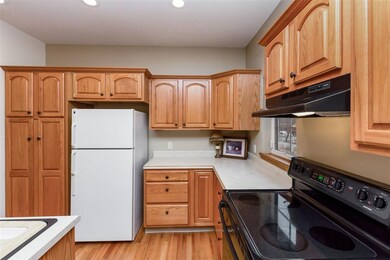 2905 Dennis Dr NW, Cedar Rapids, IA 52405 - photo 5