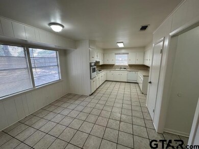 1401 Kensington Dr, Tyler, TX 75703 - photo 5