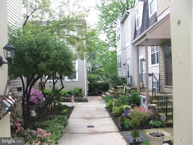 5994 Annaberg Place unit 174, Burke, VA 22015 - photo 2