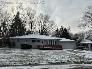 27650 Riviera St, Harrison Township, MI 48045 - photo 2