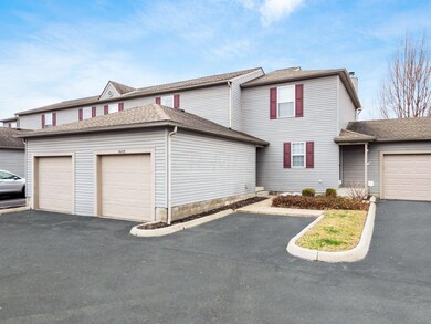 5633 Barney Ln unit 43E, Columbus, OH 43235 - photo 2