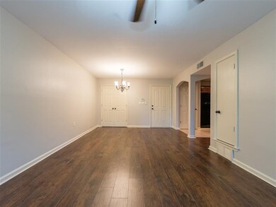 210 S Mclean Blvd unit 5, Memphis, TN 38104 - photo 2