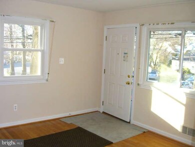 5901 Roanoke Ave, Riverdale, MD 20737 - photo 4