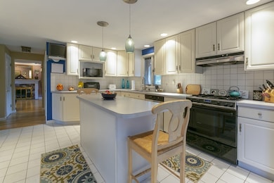 3 Sweetbriar Ln, Andover, MA 01810 - photo 3