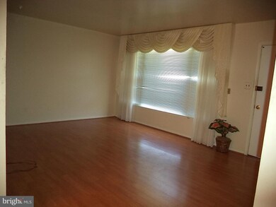7709 Ashdale Rd, Capitol Heights, MD 20743 - photo 2