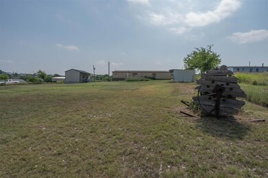 638 Coyote Trail, Rhome, TX 76078 - photo 6