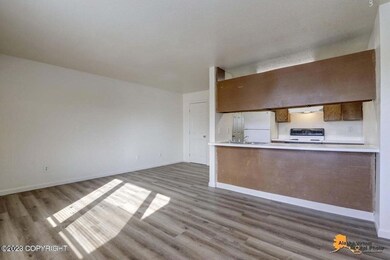 20220415010519933294000000-o