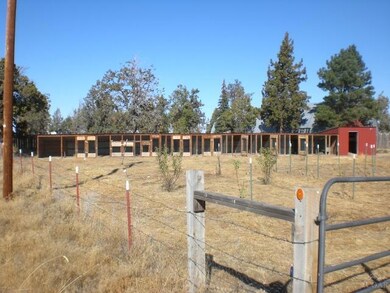 23600 Highway 20, Bend, OR 97701 - photo 2