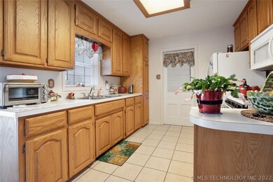 795 5th St, Wilson, OK 73463 - photo 6