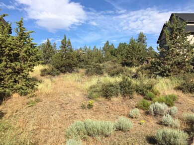 2334 SW 43rd St, Redmond, OR 97756 - photo 2