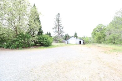 2720 Merlin Rd, Grants Pass, OR 97526 - photo 3