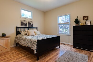 008-74033 15th Avenue-South Haven-MI-490