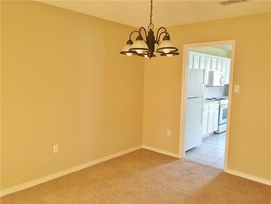 ENTERTAIN IN THE DINING ROOM OR MAKE A SECOND SITT