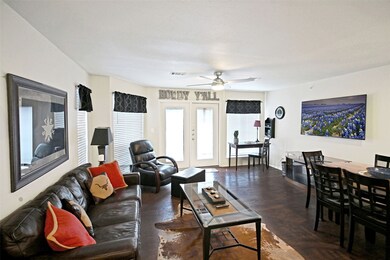 730 E Mather St unit J-301, New Braunfels, TX 78130 - photo 3