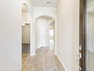 17039 Shy Leaf Ct, Conroe, TX 77385 - photo 2