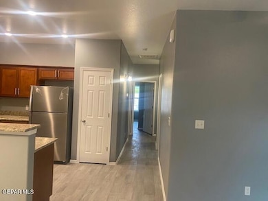 712 Hc Gilbert Minjares Dr unit A, El Paso, TX 79927 - photo 3