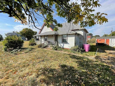 114 S West St, Linden, IN 47955 - photo 2