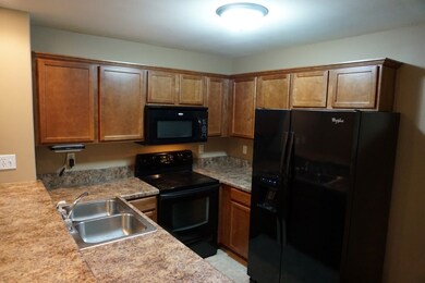 3620 Banar Dr SW unit E, Cedar Rapids, IA 52404 - photo 7