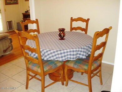 Eat-in Kitchen Dinning