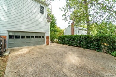 Garage and extra parking area