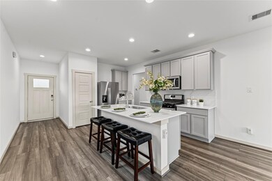 12512 Newport Arch Ln, Houston, TX 77047 - photo 6