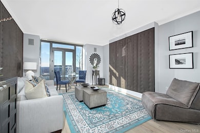 Trump Tower at City Center unit PH4, White Plains, NY 10601 - photo 4