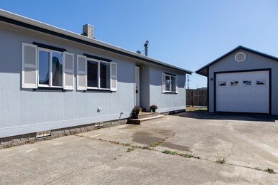 915 SW 7th Newport-2