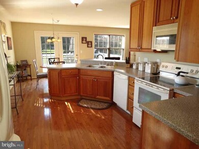 286 Hampshire Dr, Sellersville, PA 18960 - photo 4