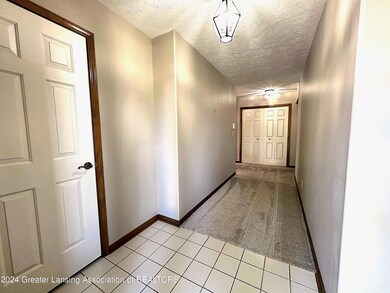 606 White Pine Blvd Entrance