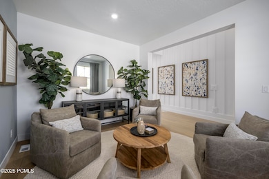 Front room/Office