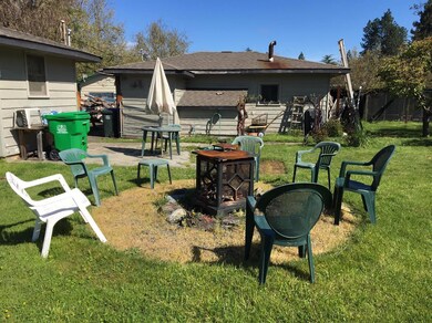 1385 Daisy Ln, Grants Pass, OR 97527 - photo 6